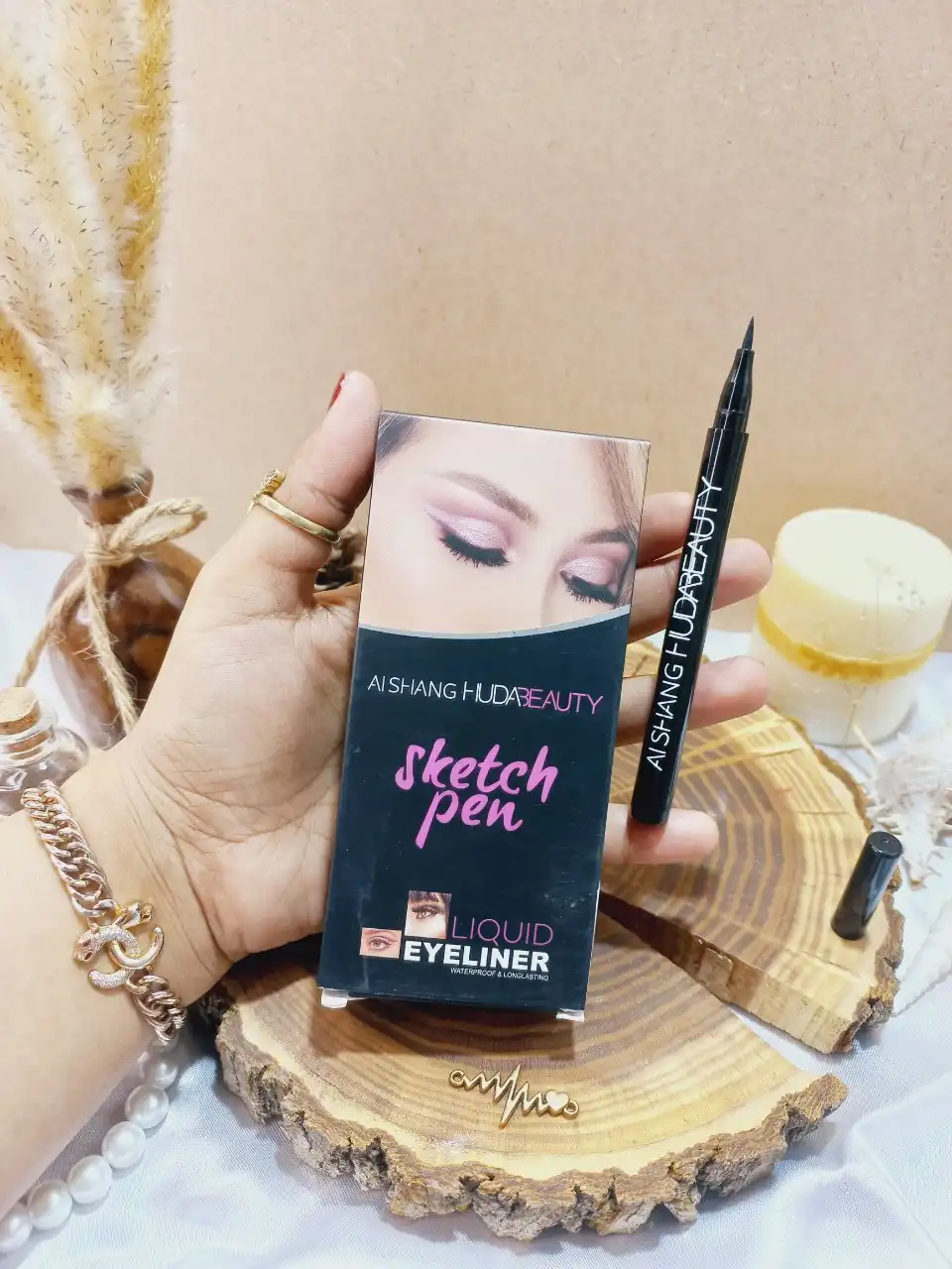 خط چشم ماژیکی پرطرفدار هدی بیوتی HUDA BEAUTY کد 8606