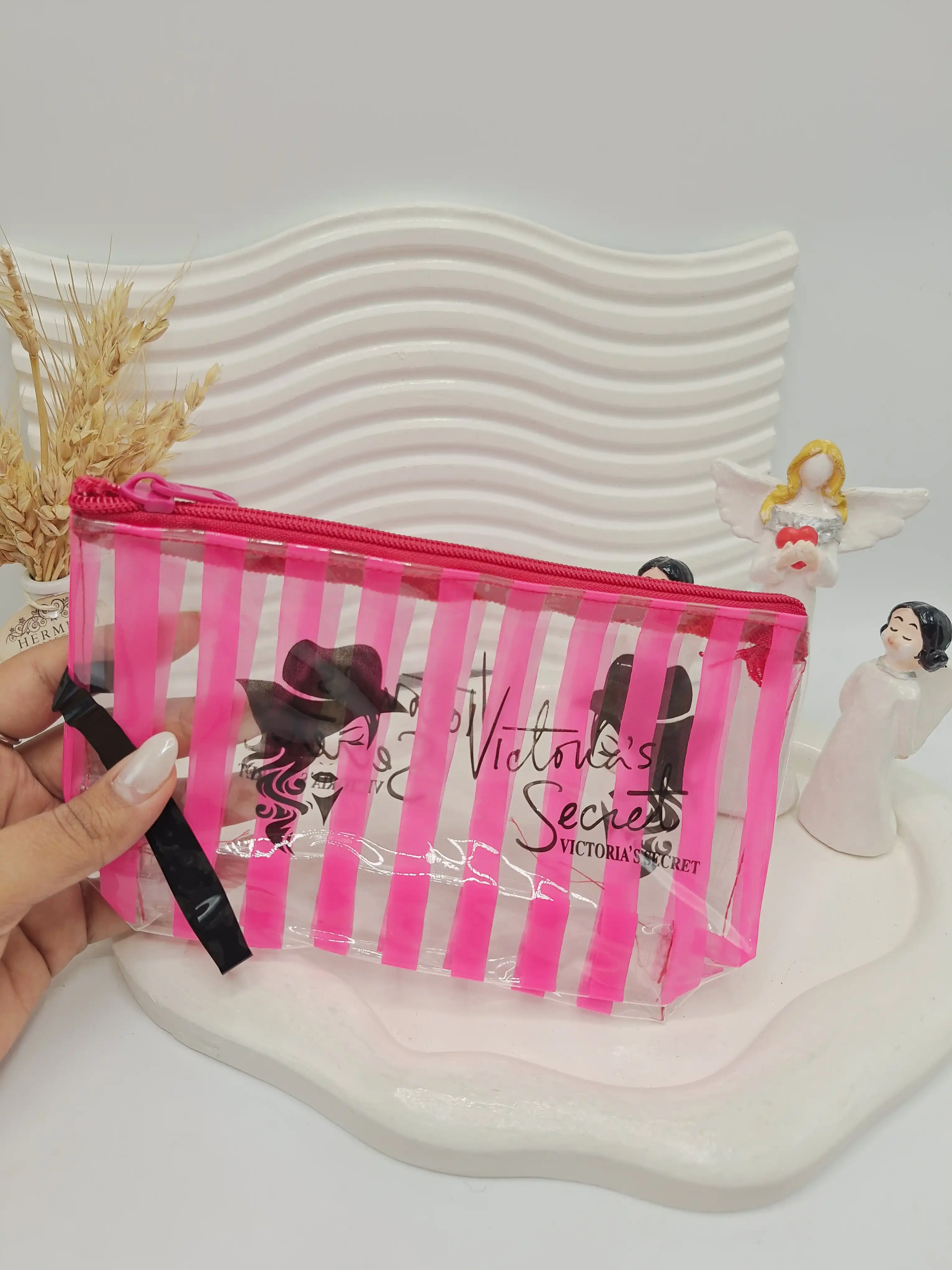 کیف لوازم آرایشی برند ویکتوریا سیکرت مدل طلقی